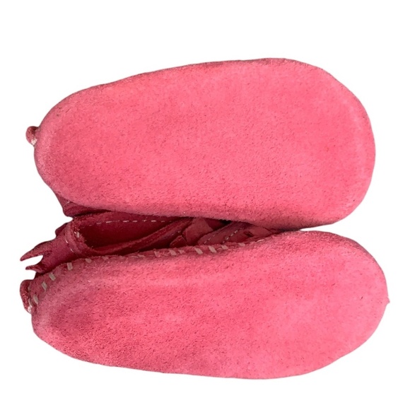 Minnetonka Infant Moccasins Hot Pink Size 1 (0-3 Mon) Leather Bootie - Picture 4 of 9